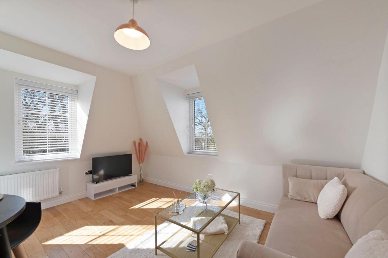 Spacious One Bed Loft Apartment Birchanger Exterior photo